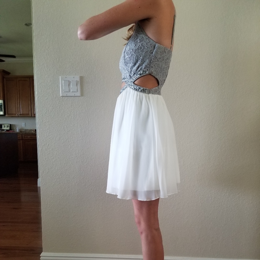 Dress - Picture 3 of 11